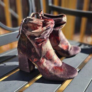 A new Day floral sock bootie. Maria. Velour feel, block 4” heel. Size 6.5